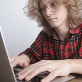 5 Cara Mengatasi Laptop yang Lemot Secara Praktis