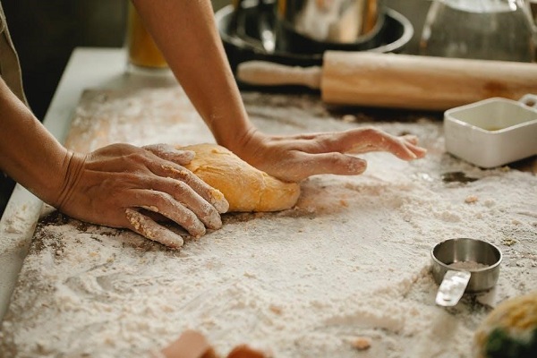 Cara Menghilangkan Bau Ragi Pada Roti dan Tips Membuatnya agar Mengembang 